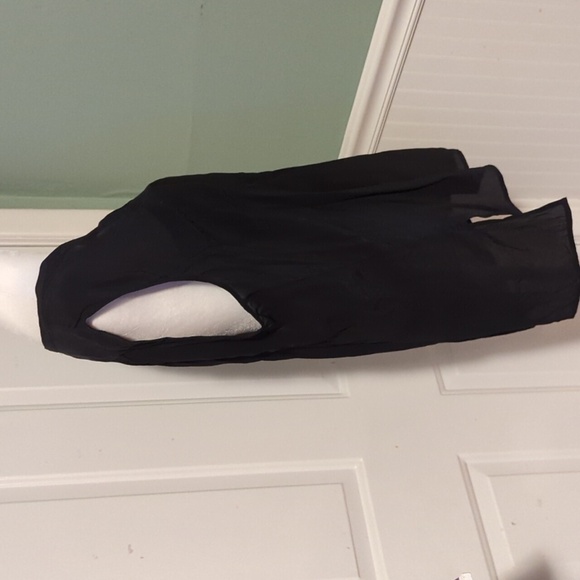 Banana Republic Large black sleeveless tank shell SILK gorgeous lightweight - Picture 7 of 10